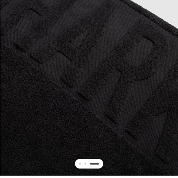 EUC Large Gymshark towel! - Picture 3 of 5